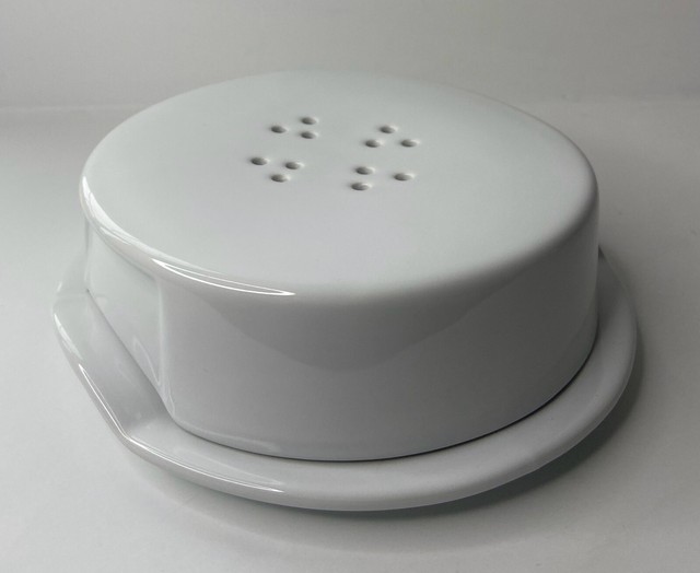 Crate & Barrel White Stoneware Brie Cheese Baker with Vented Lid 6” eBay