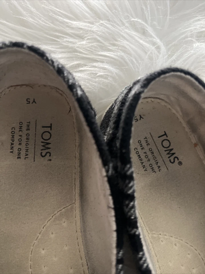 TOMS Youth Alpargata Canvas - Black And White  Y5 - Big Kids EUR 38 - Image 4 of 4