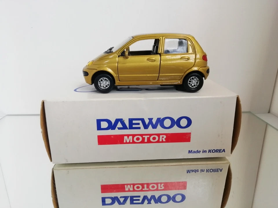 Modellino rivenditore Daewoo Matiz made in Korea scala 1:32 quasi nuovo in sc... - Immagine 3 di 4