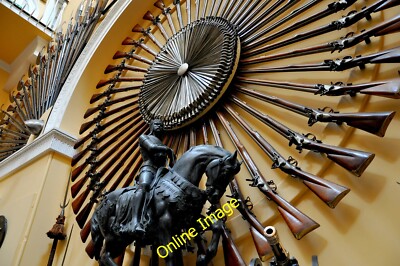 Foto 6x4 Waffenkammer, Inveraray Castle Roundel of Brown Bess Musketen datiert c2014