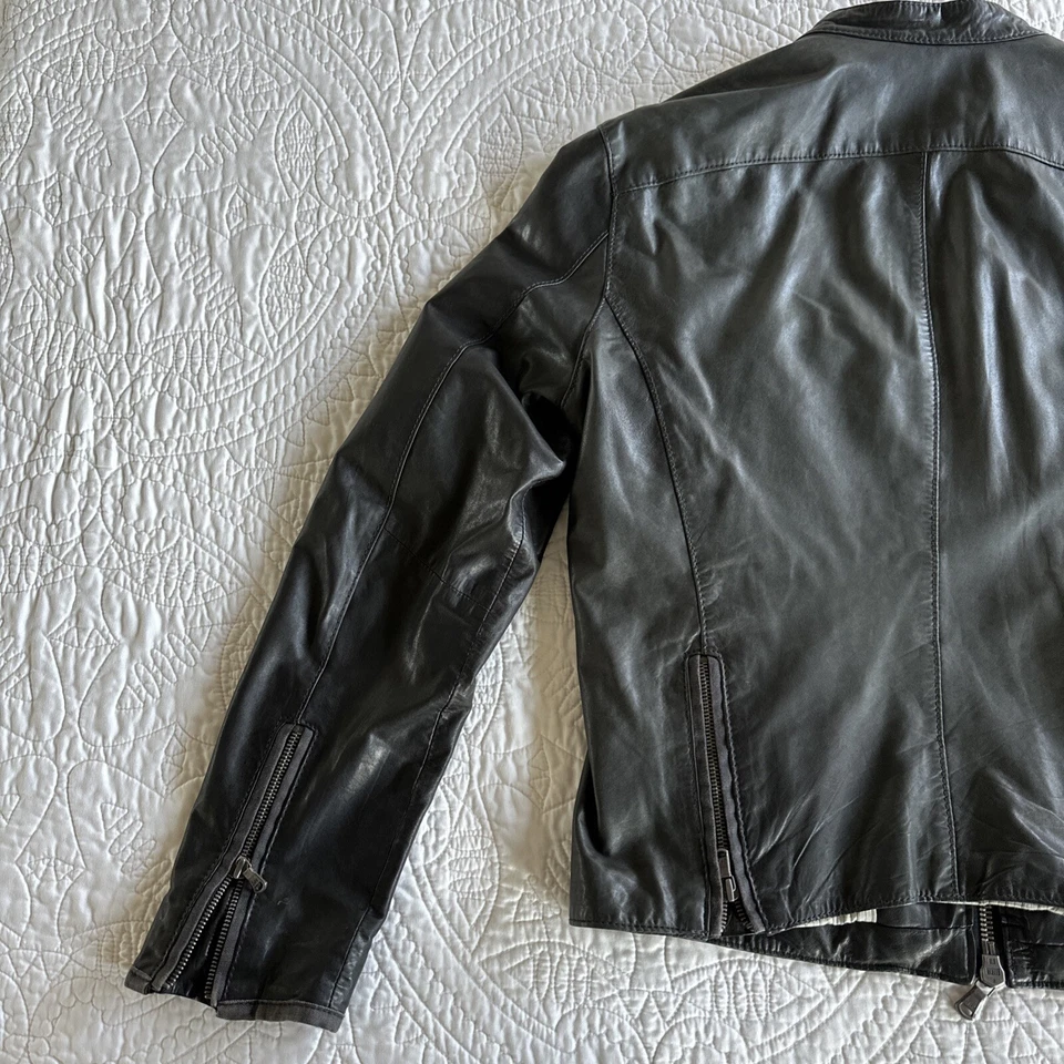 **LIMITED EDITION** John Varvatos USA Calfskin Leather Moto Jacket Black Sz M - Image 4 of 4