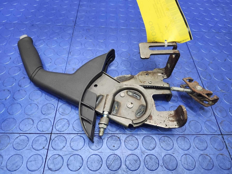 Conjunto de manija de control de palanca de freno de estacionamiento Hyundai Accent 2015-2017 negro OEM Foto 2 de 4