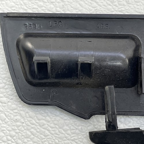 95-06 Chevy Silverado GMC Sierra Suburban Center Console Jump Seat Lid Latch OEM - Picture 11 of 15