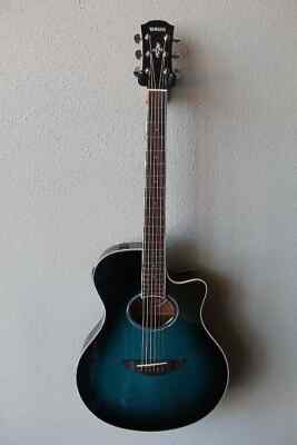 Yamaha APX600 Acoustic/Electric Guitar 