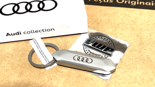 Portachiavi Audi Portachiavi A1 A2 A3 A4 A5 A6 A7 A8 originale nuovo accessorio OEM regalo - Video 1 di 1