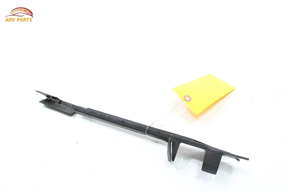 2015 - 2021 VOLKSWAGEN GOLF RADIATOR RIGHT AIR DEFLECTOR BAFFLE SEAL STRIP OEM - Image 2 of 4