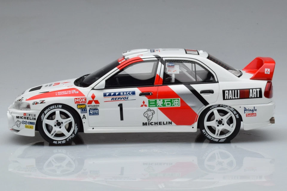 1:18 Otto Mitsubishi Lancer EVO IV OT40 - Photo 2/4