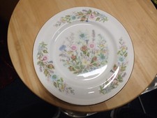 Aynsley Wild Tudor 8" white floral pattern plate