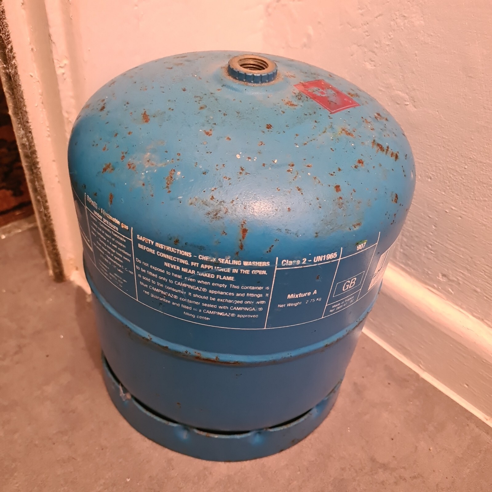 Camping gaz (Calor) 907 gas bottle empty and ready for exchange FREE