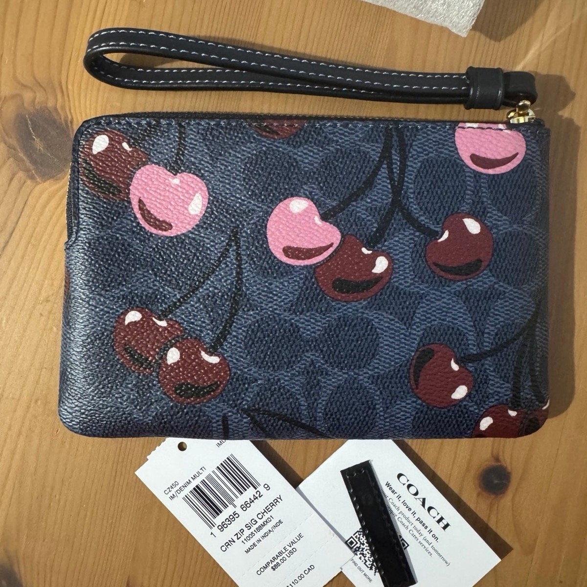 NWT ❤️ Coach Corner Zip Wristlet In Signature Canvas With Cherry