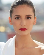 NINA DOBREV 8x10 PHOTO *