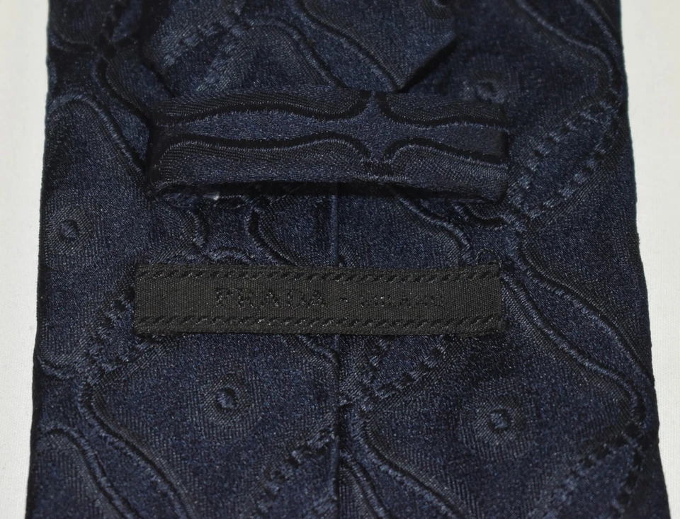 Usado? Corbata PRADA lisa azul marino oscuro geométrica 100 % seda 3,5 x 56 Foto 4 de 4