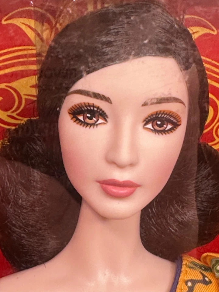 Barbie Collector 2013 Mattel “Fan Bingbing” #BCP97 *Sin precio base* Foto 2 de 4