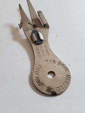 Vintage Boye needle threader fits Singer featherweight 201 15 66 (loc N25A P3)