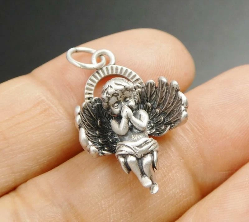 Precioso collar colgante hecho a mano de plata esterlina ala abierta querubín ángel encanto Foto 2 de 4