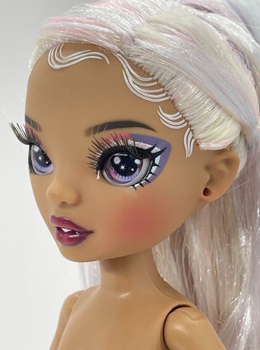 Rainbow High Holiday Special Edition Roxie Grand Nude Articulated Fashion Doll - Bild 3 von 13