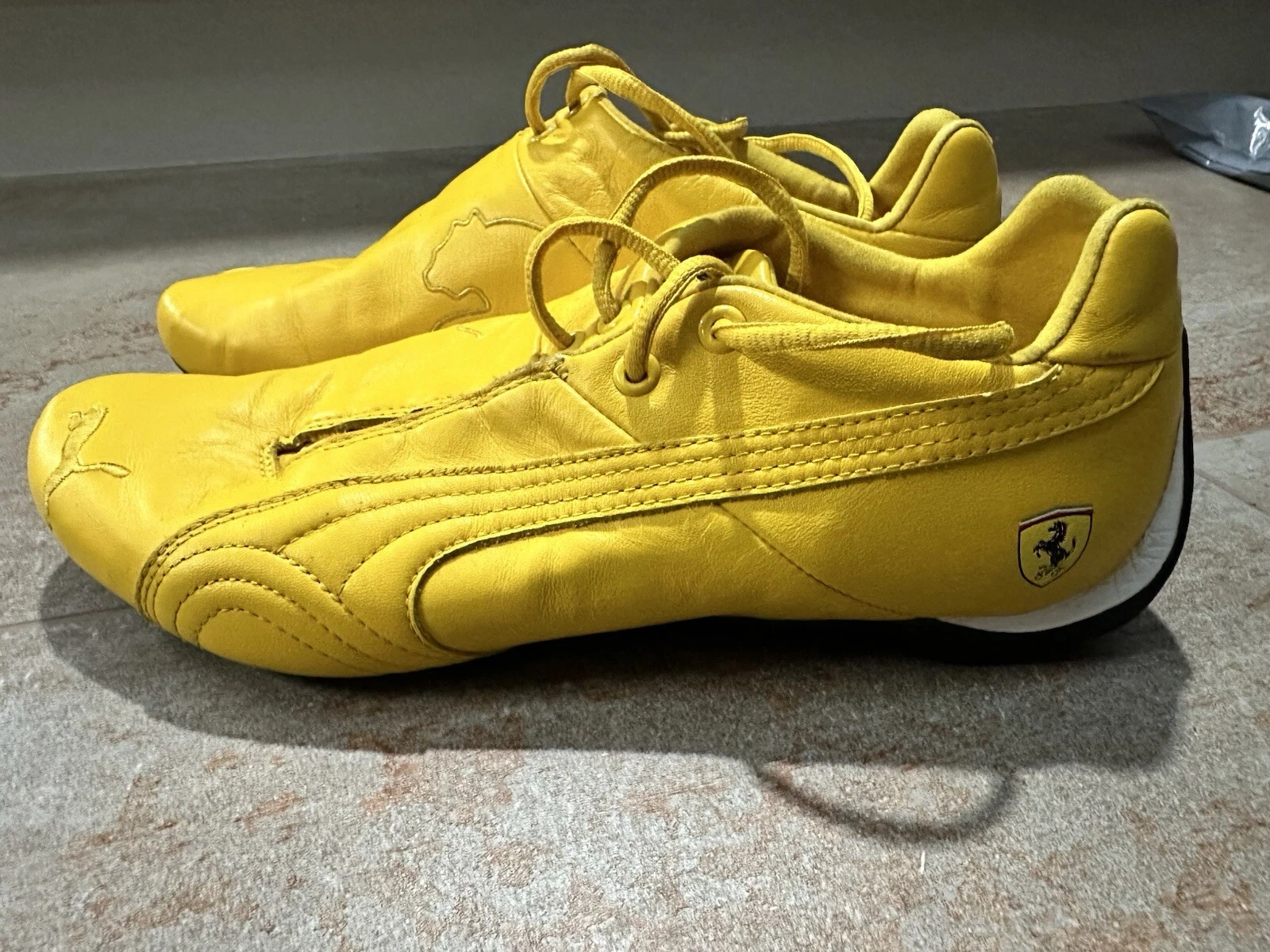 Scarpe da ginnastica Puma x Ferrari gialle taglia UK 8 prodotto ufficiale