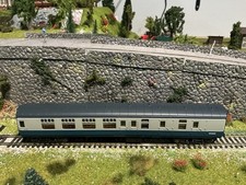 Hornby BR mk1 brake Coach R4109 OO scale DC