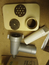 KENWOOD CHEF MINCER ATTACHMENT MODEL A920  GOOD CONDITION.