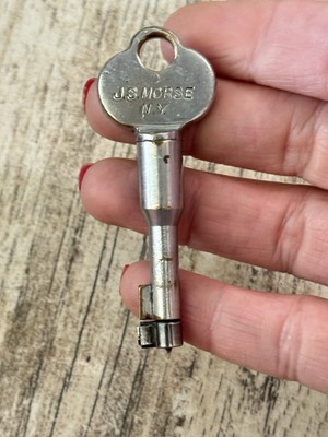 Antique Vintage J.S. Morse N.Y. New York Watch Clock Box Key Collectible