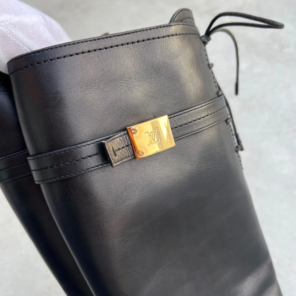 Louis Vuitton | Auténticas botas de montar vintage de cuero negro de tacón largo LV (35) Foto 3 de 4