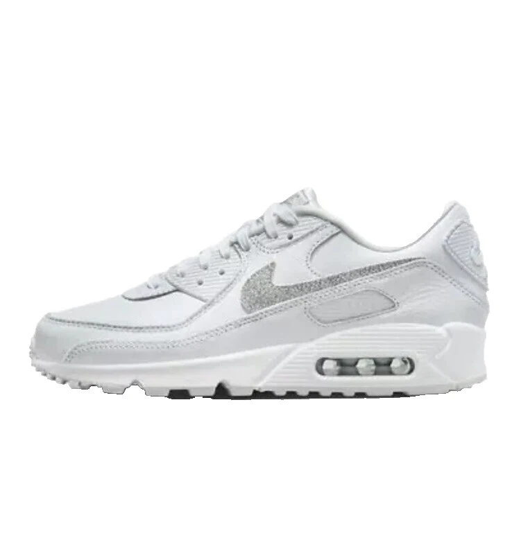 耐克闪光女运动鞋