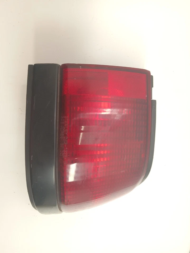 1991-1993 MERCURY TRACER RIGHT SIDE TAIL LIGHT QTR PANEL MOUNTED OEM, 166-01425 - Image 3 of 4