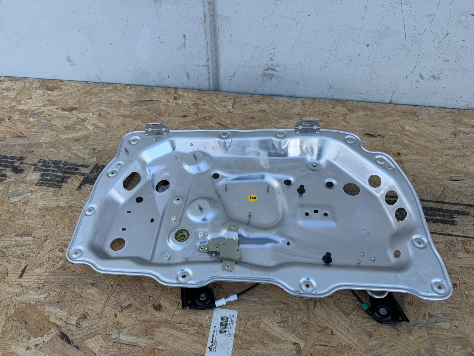 FRONT LEFT DOOR WINDOW REGULATOR 4W0837461 BENTLEY FLYING SPUR OEM (2013-2018)