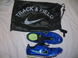 sport shoes for track