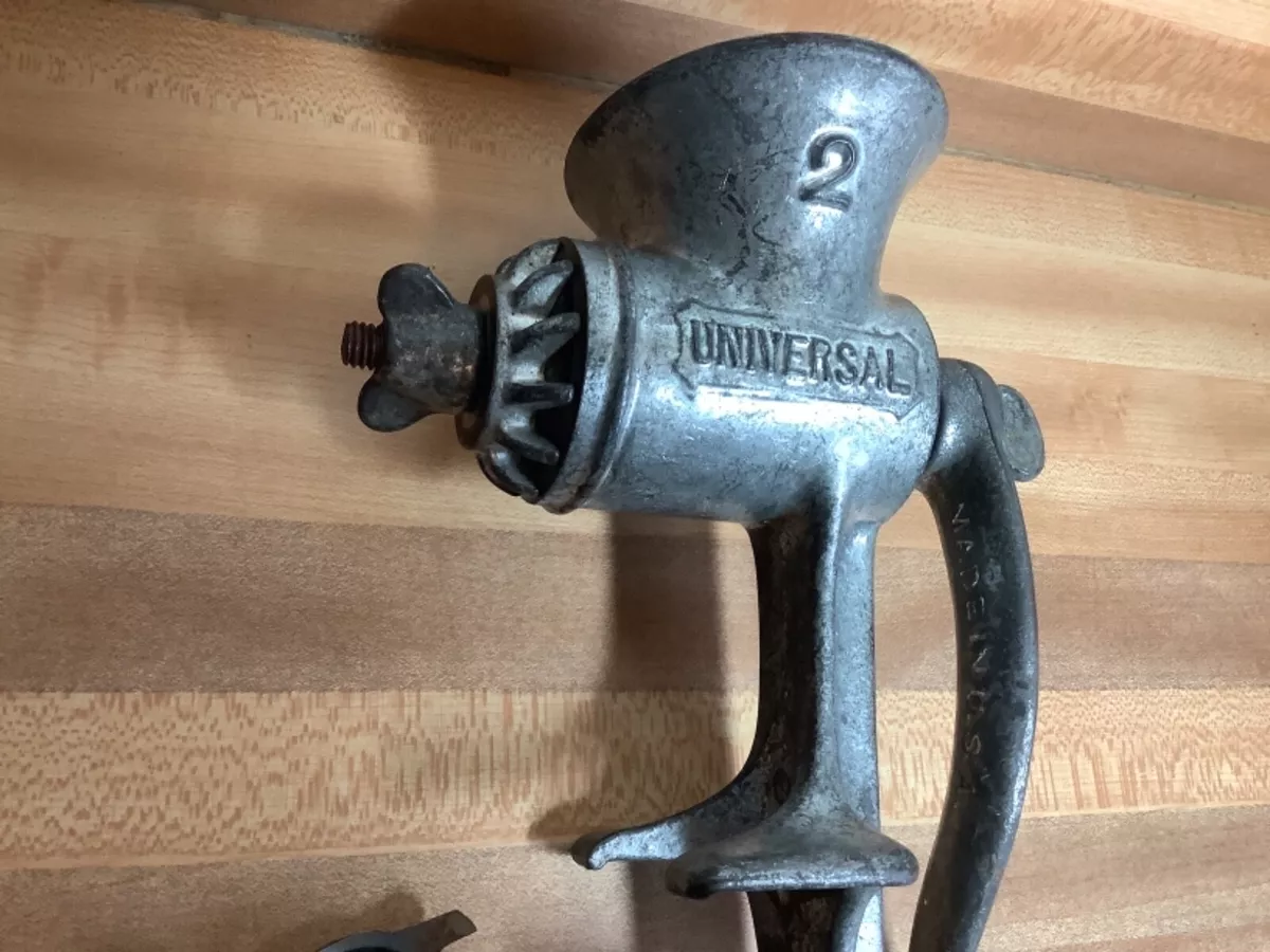 VINTAGE UNIVERSAL NO.2 FOOD MEAT GRINDER Made in USA eBay