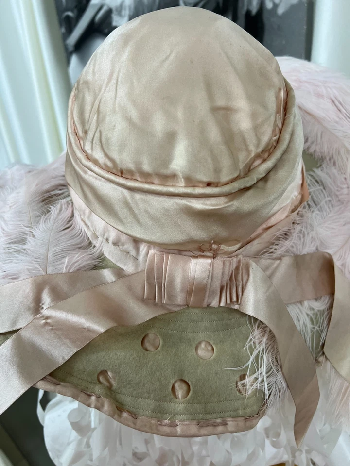 Antique wide-brimmed hat with feathers. Europe,1905-1912. - Image 3 of 4