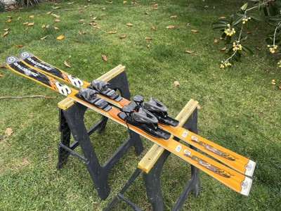 Dynastar Skicross 9 Skis with Look Nova 11 bindings. 160cm