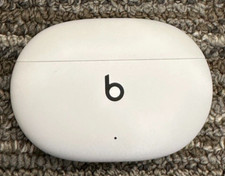 Beats by Dr. Dre Beats Studio Buds Wireless Charging Case - White