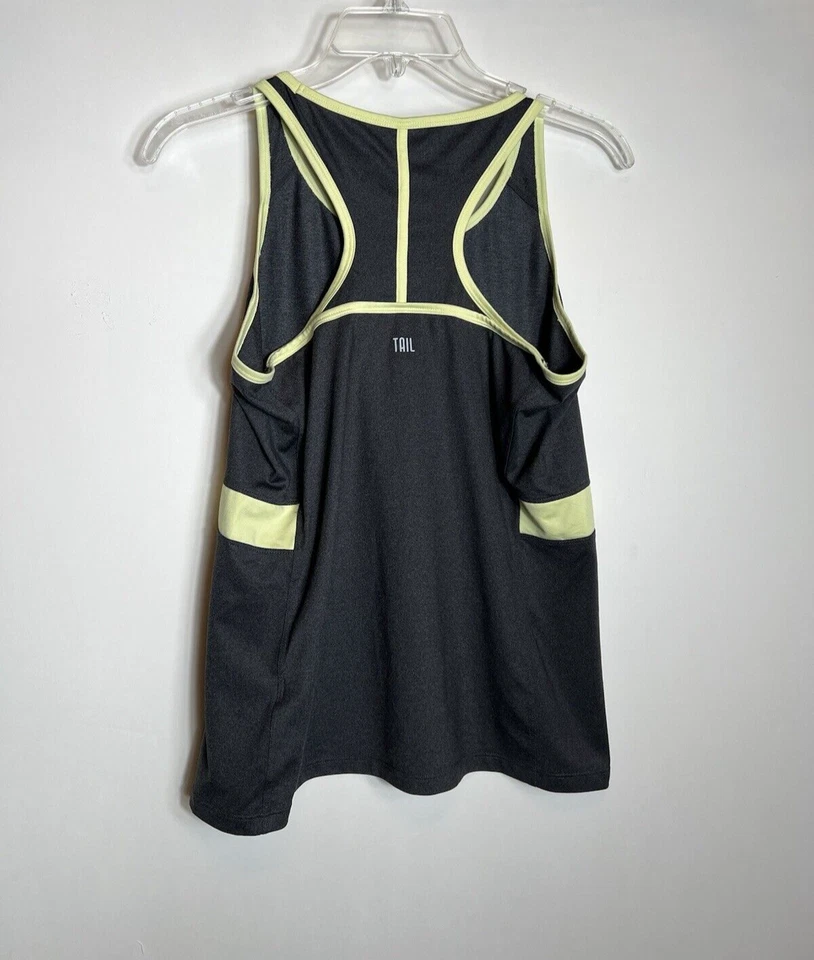 Camiseta sin mangas atlética cola mujer talla mediana gris oscuro con ribete amarillo Foto 3 de 4
