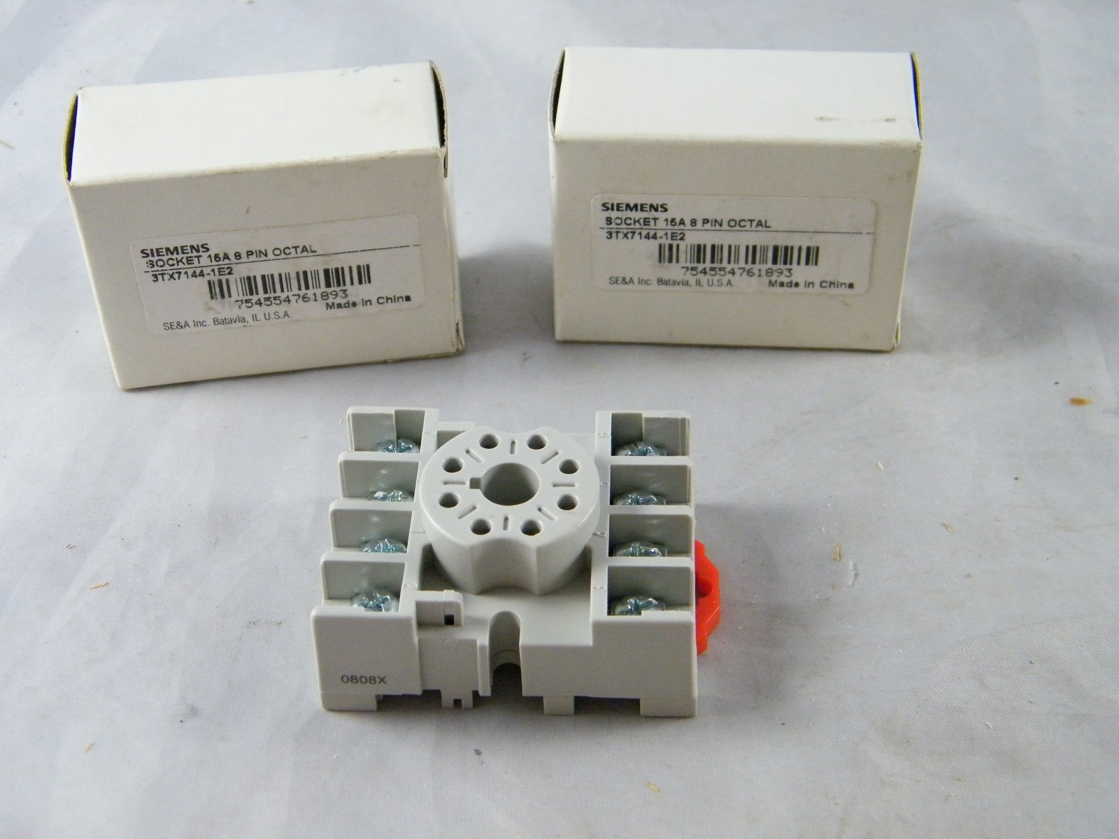 LOT OF 2 ~ NEW ~ SIEMENS ~ 8 PIN OCTAL SOCKET, RELAY BASE ~ PART # 3TX7144-1E2
