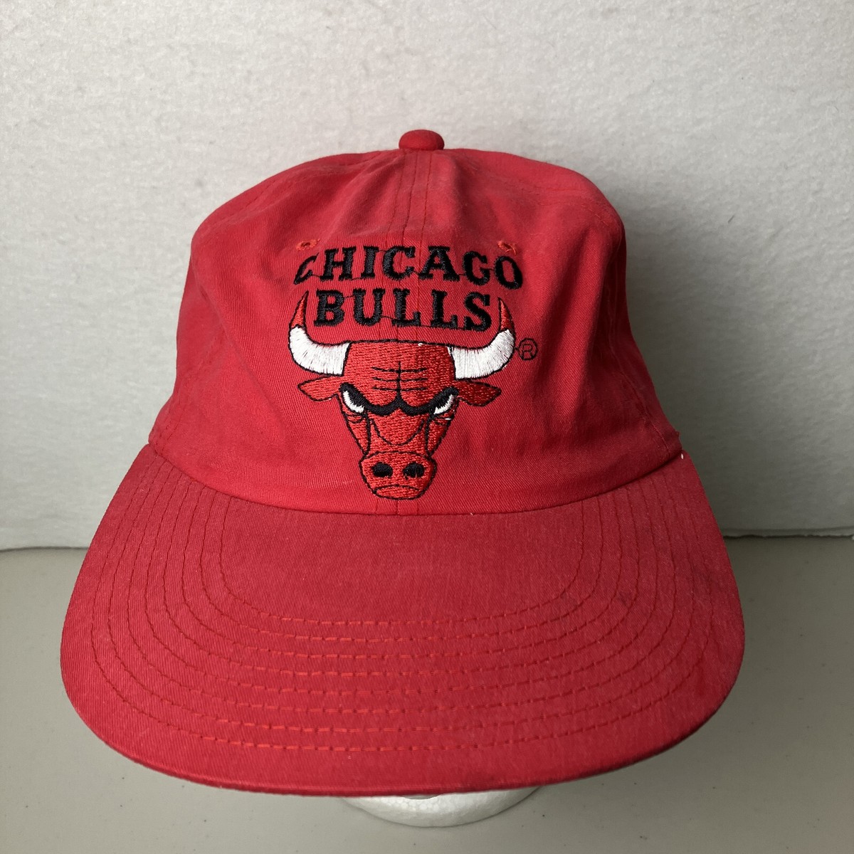応援グッズ Chicago bulls 90s vintage cap Vintage 90's Chicago Bulls Black Snap Back Hat, Official NBA