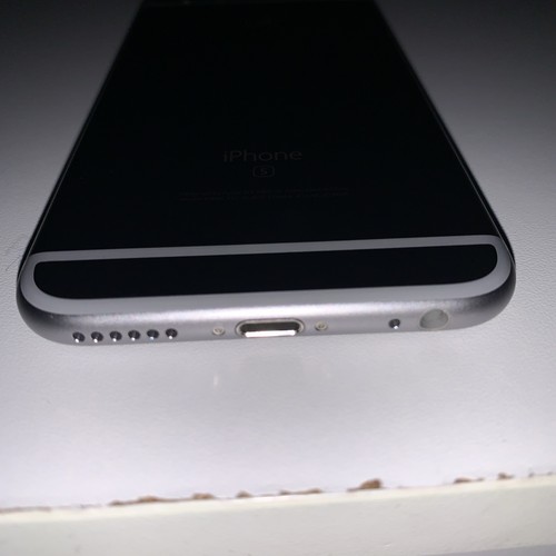 iPhone 6s 32GB - Space Gray - Unlocked - Picture 3 of 9