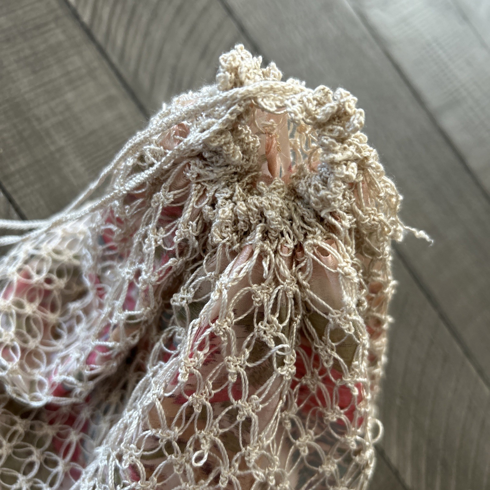 Rare Vintage Delicate Hand Made Pullstring   Cinc… - image 3