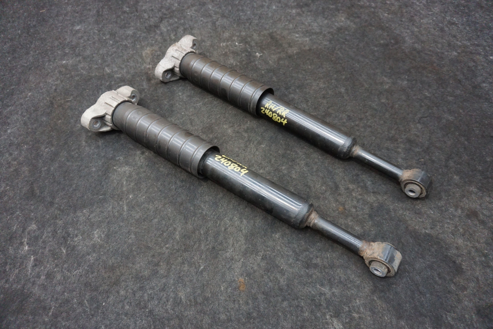 Set Rear Left Right Shock Absorber Strut 6701029150 Maserati Ghibli M157 14-17+