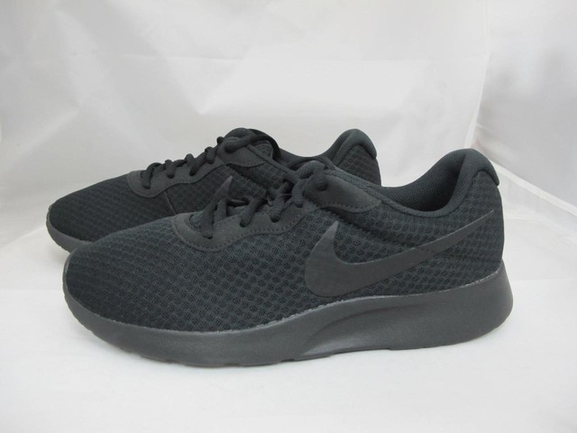nike tanjun triple black