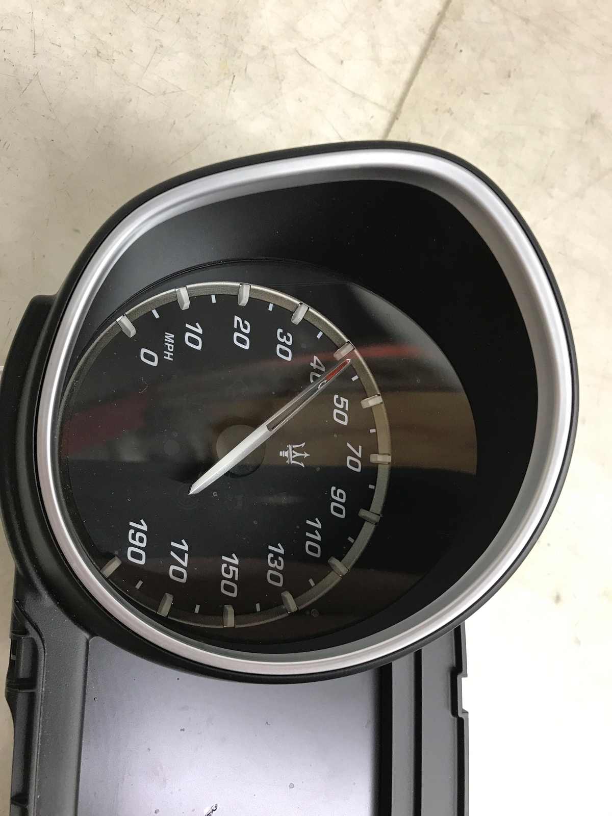 2017 - 2022 MASERATI LEVANTE OEM MPH SPEEDOMETER GAUGE CLUSTER 670101176