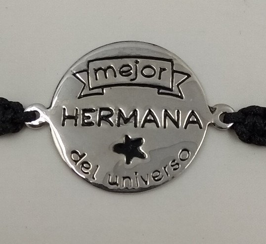 Pulsera plata de ley y macramé. Mejor hermana del universo