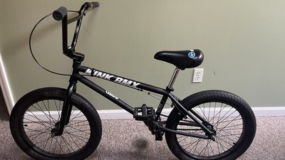 2023 Kink Curb BMX Bike Used Twice DM TO PURCHASE comes with a franklin pump