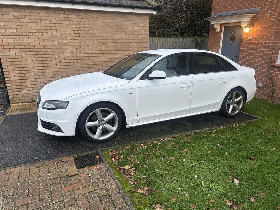 2011 Audi A4 2.0 Tdi S line - Image 4 of 4