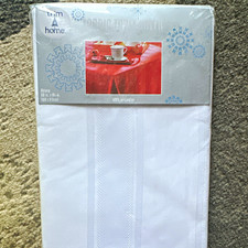 Trim a Home Solid White Oblong Tablecloth 60x84 100 Polyester Machine Washable
