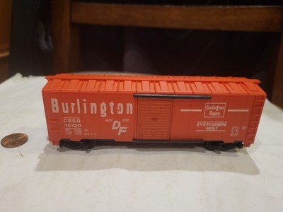 HO boxcar CB&Q 19720 TYCO; Missing door; vintage; great for layout or restore