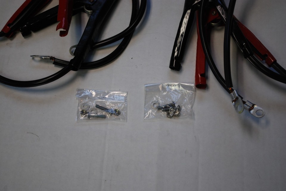 CAR & TRUCK BATTERY JUMPER CABLES POSITIVE AND NEGATIVE 12VDC 10AWG ...