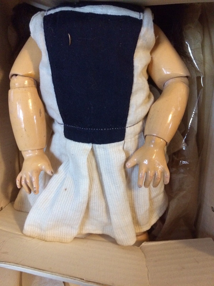 POUPEE PORCELAINE SFBJ 301 12 TETE JUMEAU Boite d'origine avec
