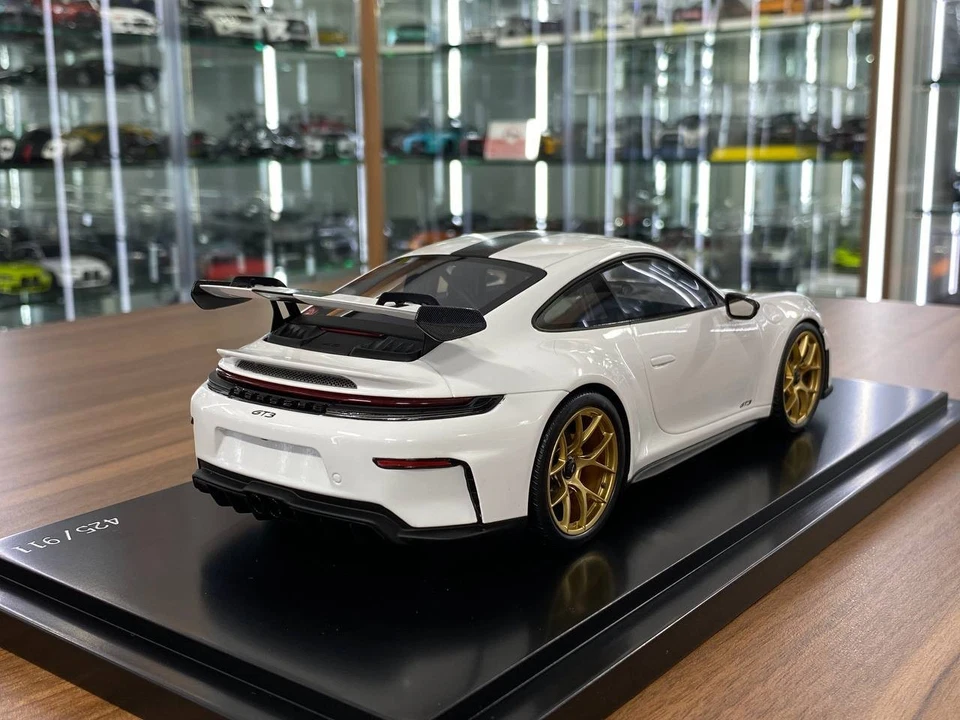 Modelos Spark Porsche 911 GT3 992.2 2024 Blanco Limitado 911 piezas [1/18 Resina] Foto 4 de 4
