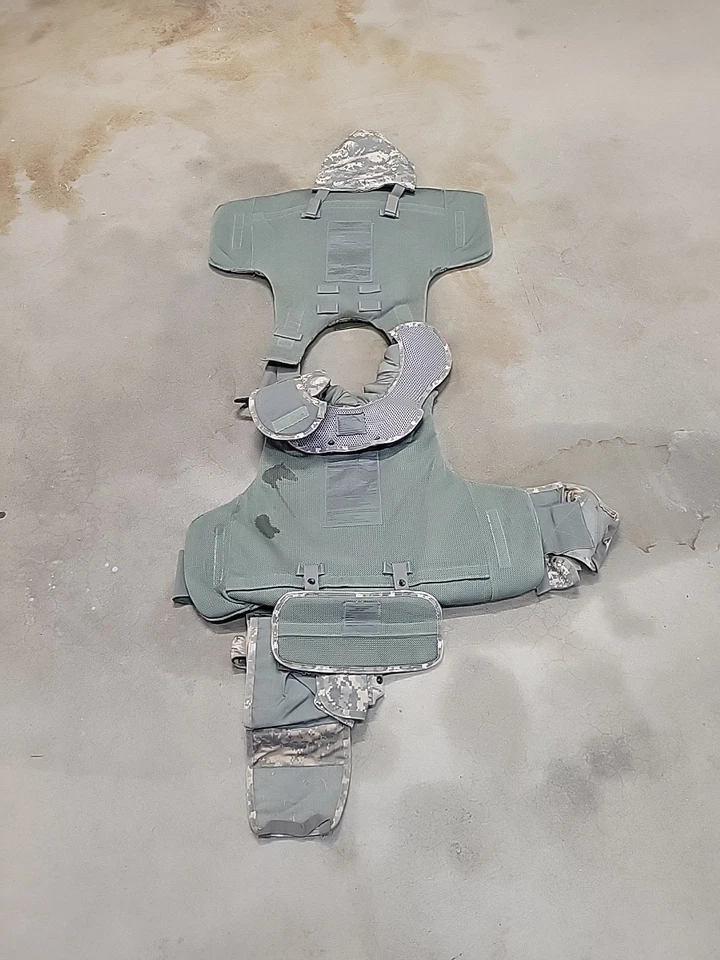 911 Era US ARMY flack Vest, Used In Iraq. - Image 2 of 4